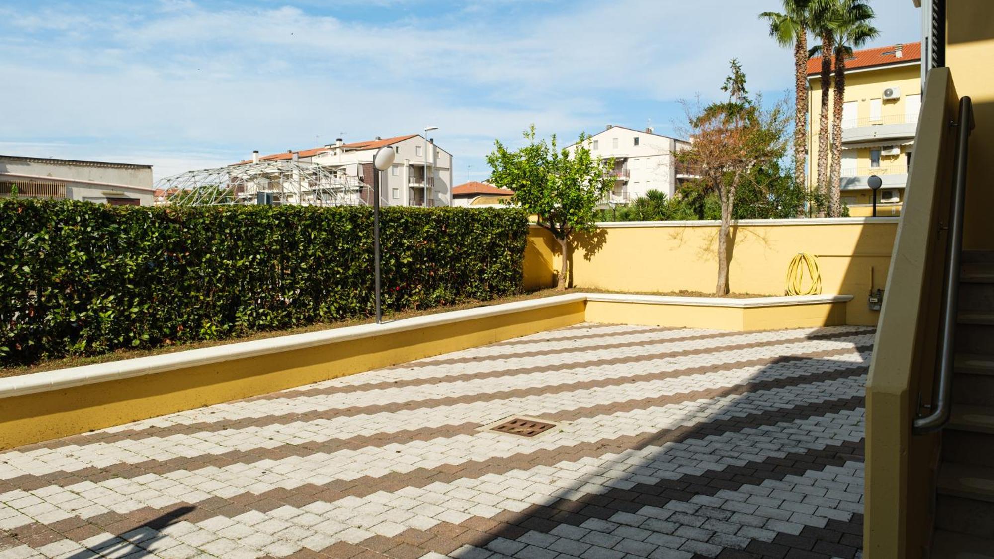 Smart And Sea Apartment Tortoreto Екстериор снимка